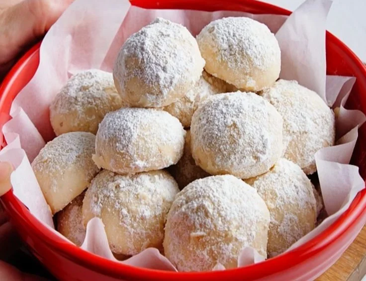 Soft Homemade Snowball Cookies